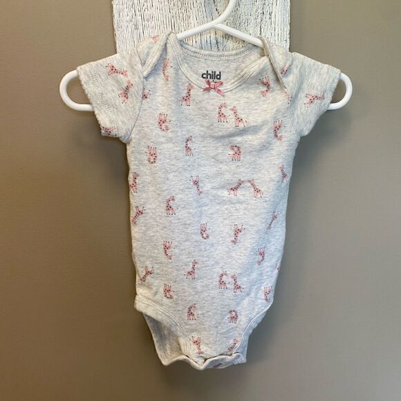 (6) Piece Bundle 0-3 Month Baby Girl Clothes - Picture 14 of 15